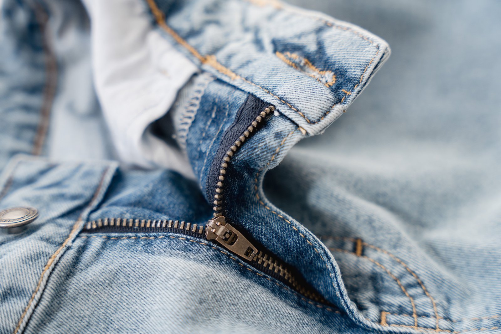 Metal zipper on denim